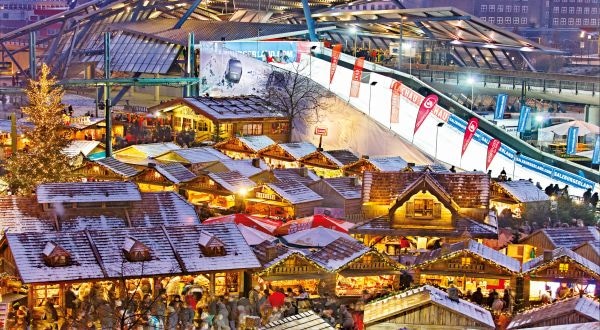 Centro Weihnachtsmarkt mit Skipiste